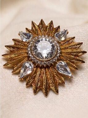 Vintage Alfred Sung Signed AS Large Gold Tone Rhinestone Starburst Brooch Pin